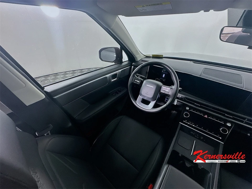 2025 Hyundai Santa Fe - Image 9 of 21