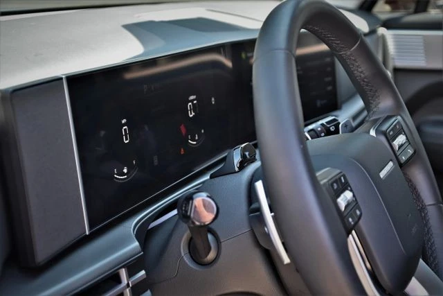2025 Hyundai Santa Fe - Image 10 of 21