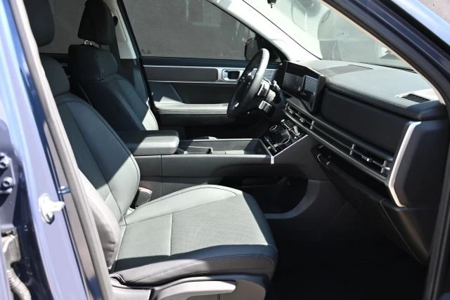 2025 Hyundai Santa Fe - Image 20 of 21