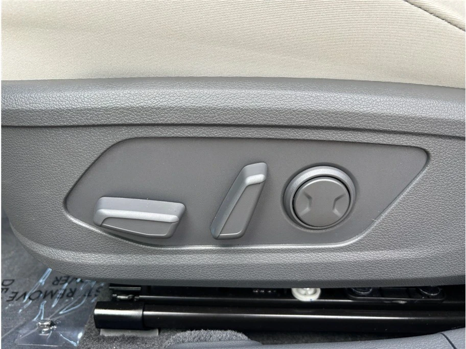 2025 Hyundai Sonata - Image 18 of 21