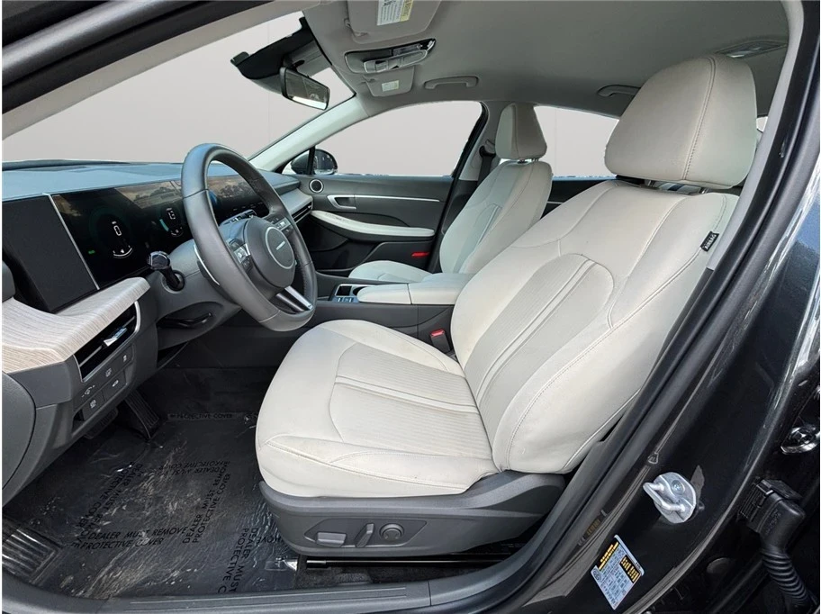 2025 Hyundai Sonata - Image 2 of 21