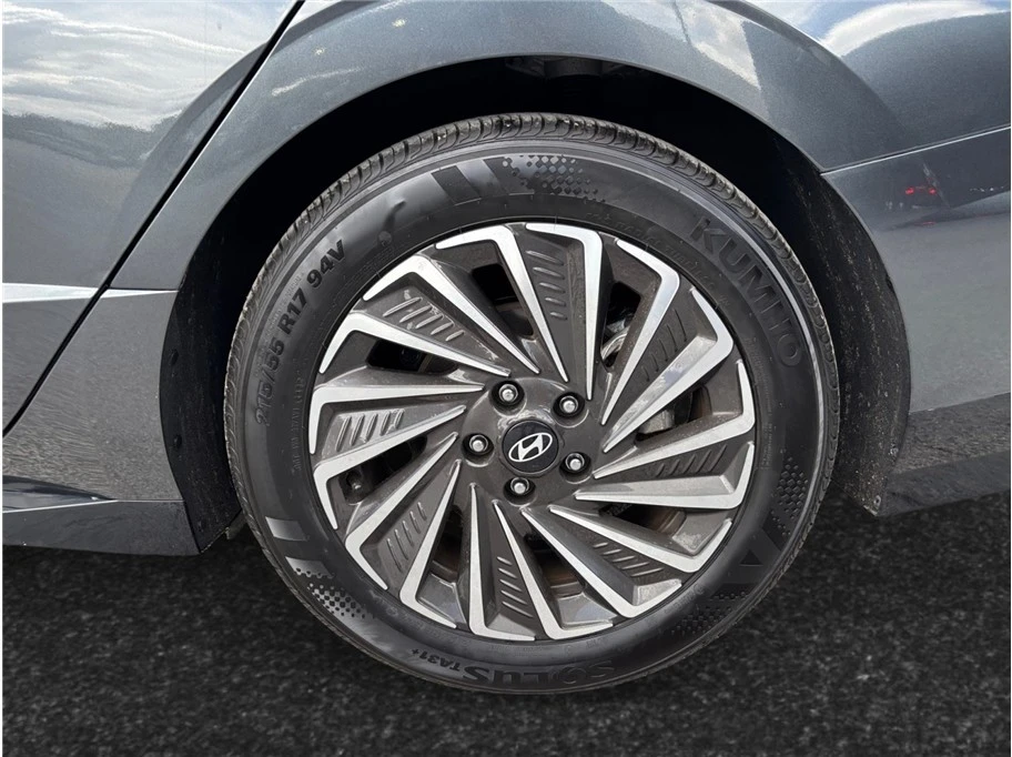 2025 Hyundai Sonata - Image 14 of 21