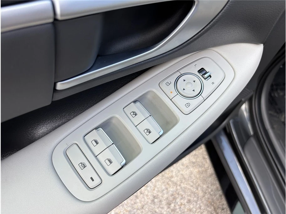 2025 Hyundai Sonata - Image 20 of 21