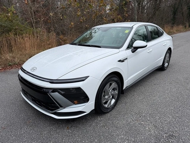 2025 Hyundai Sonata - Image 2 of 12