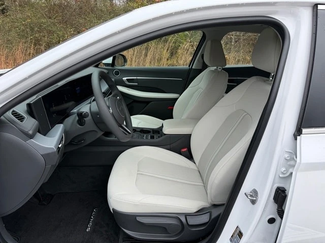 2025 Hyundai Sonata - Image 11 of 12