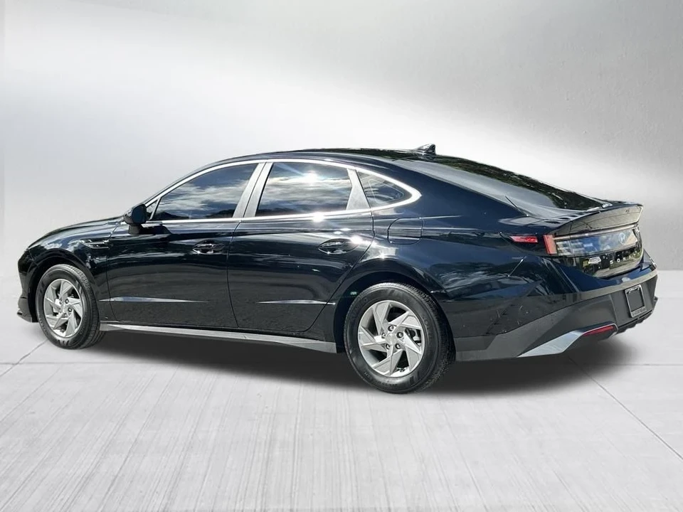 2025 Hyundai Sonata - Image 7 of 12
