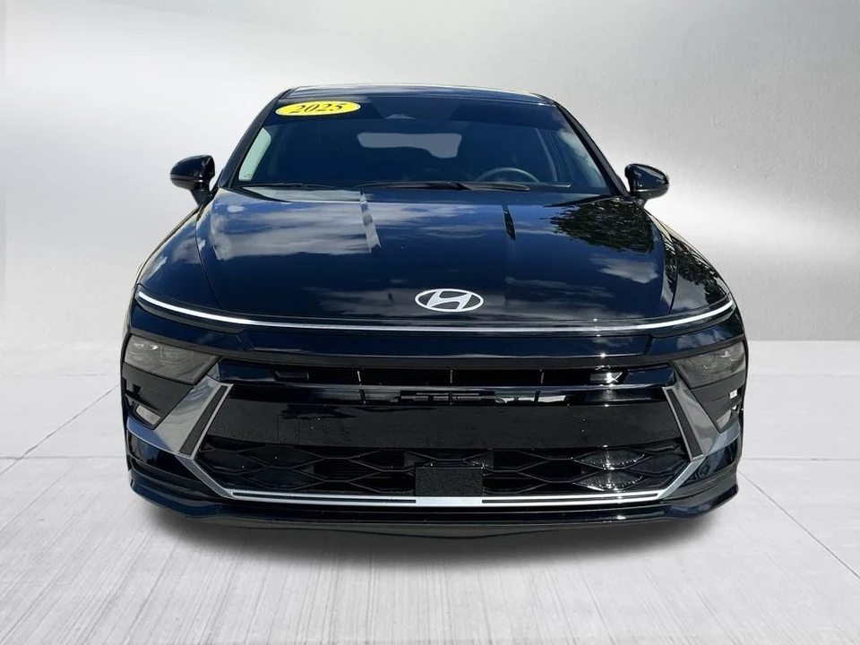 2025 Hyundai Sonata - Image 2 of 12
