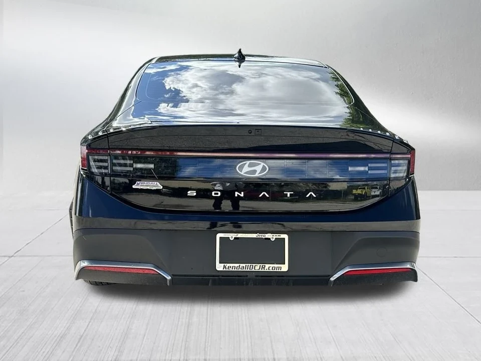 2025 Hyundai Sonata - Image 6 of 12