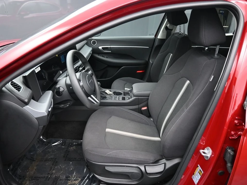 2025 Hyundai Sonata - Image 18 of 21