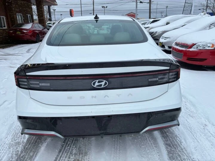 2025 Hyundai Sonata - Image 5 of 11