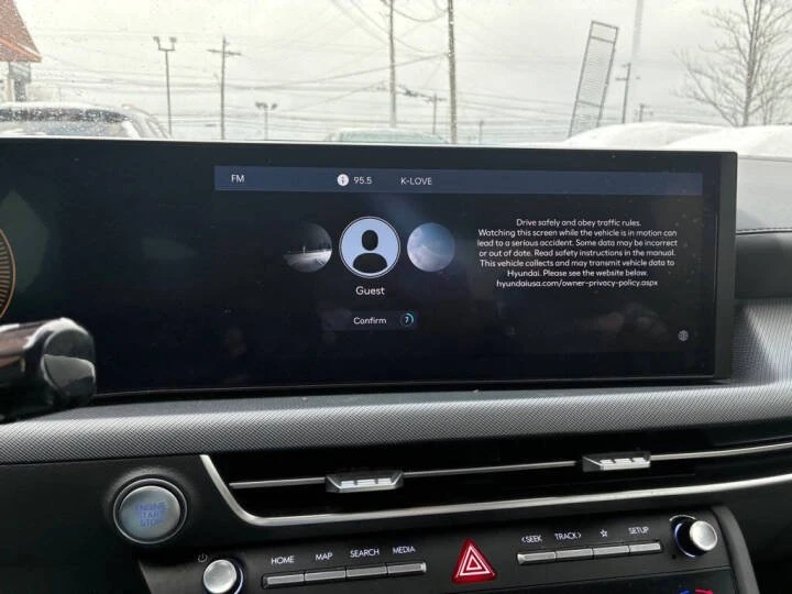 2025 Hyundai Sonata - Image 9 of 11