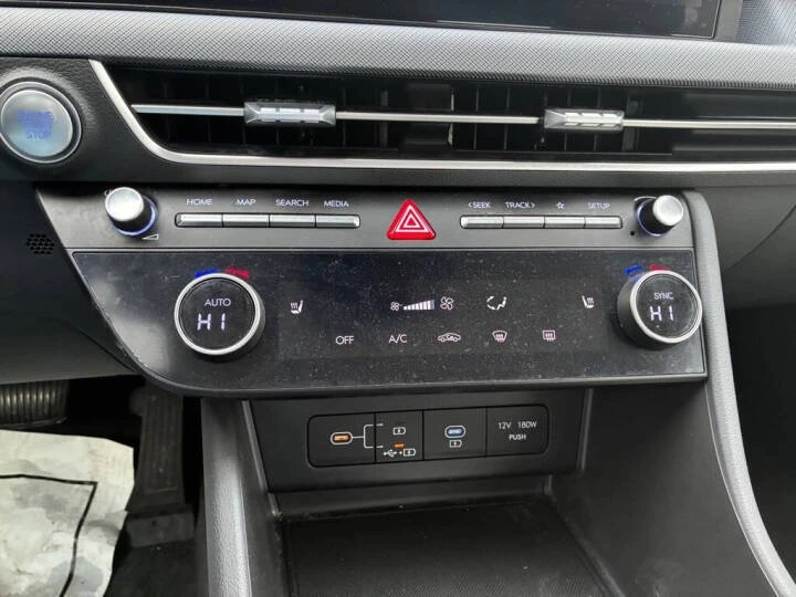 2025 Hyundai Sonata - Image 10 of 11