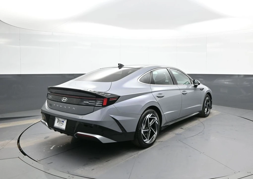 2025 Hyundai Sonata - Image 6 of 12