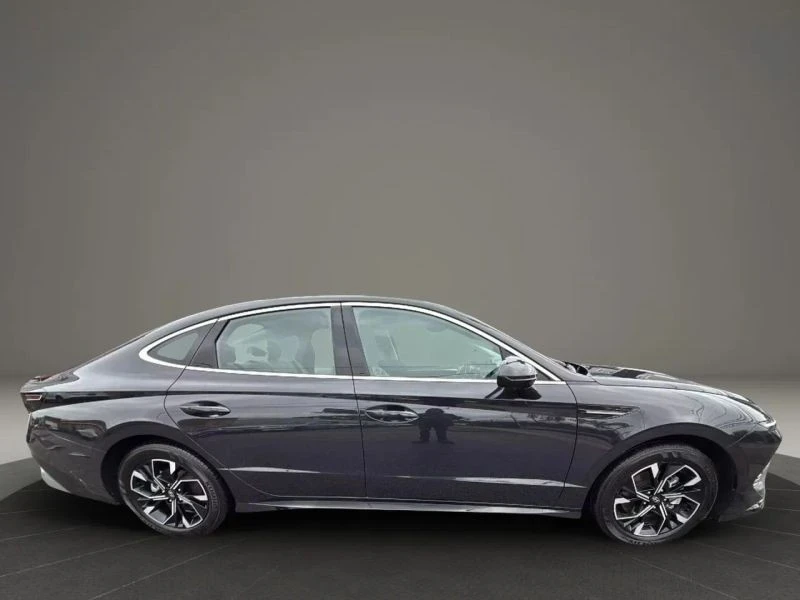 2025 Hyundai Sonata - Image 4 of 12