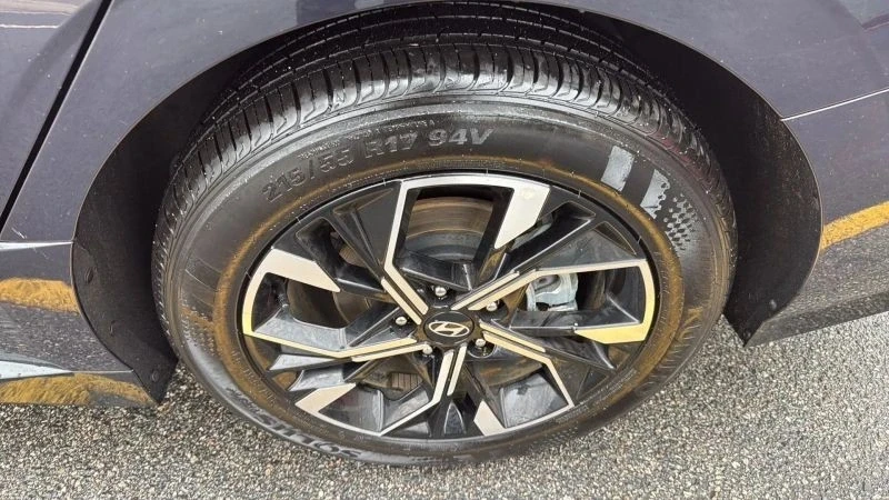 2025 Hyundai Sonata - Image 9 of 12
