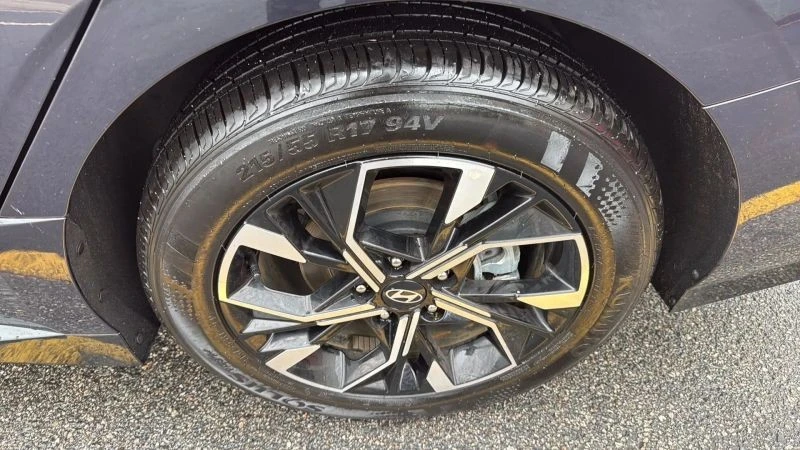 2025 Hyundai Sonata - Image 9 of 12