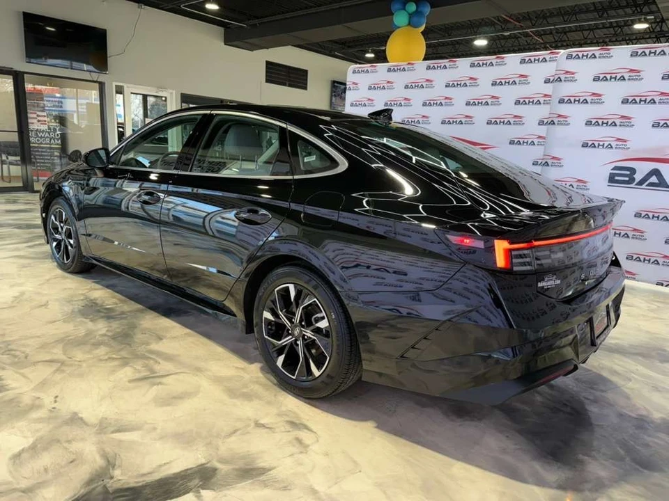 2025 Hyundai Sonata - Image 10 of 21