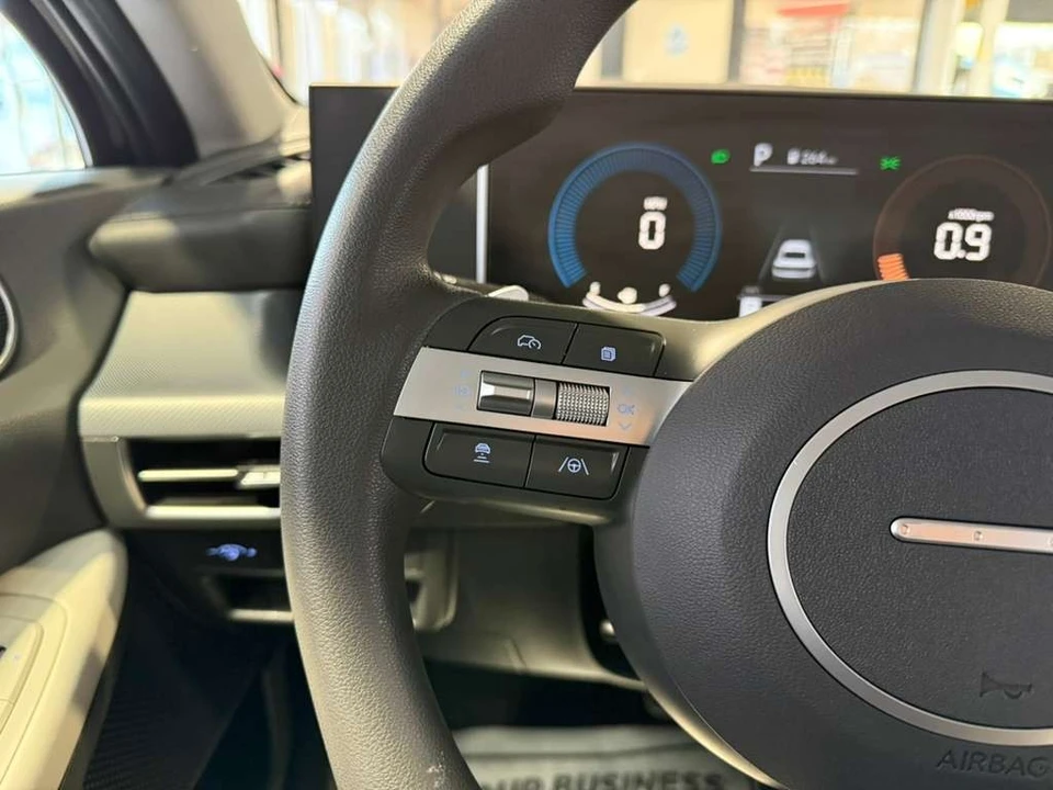 2025 Hyundai Sonata - Image 13 of 21