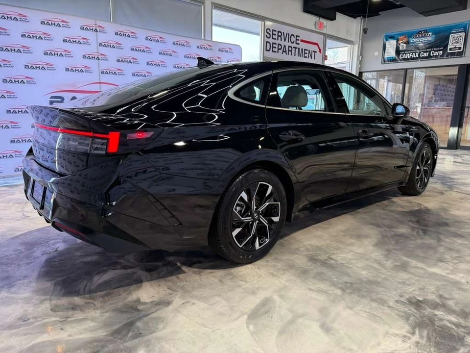 2025 Hyundai Sonata - Image 8 of 21