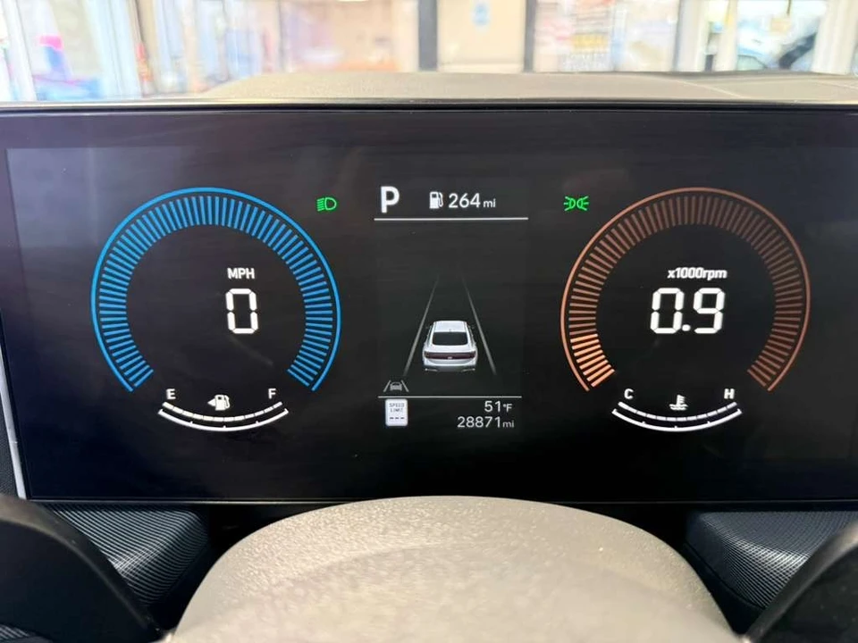 2025 Hyundai Sonata - Image 14 of 21