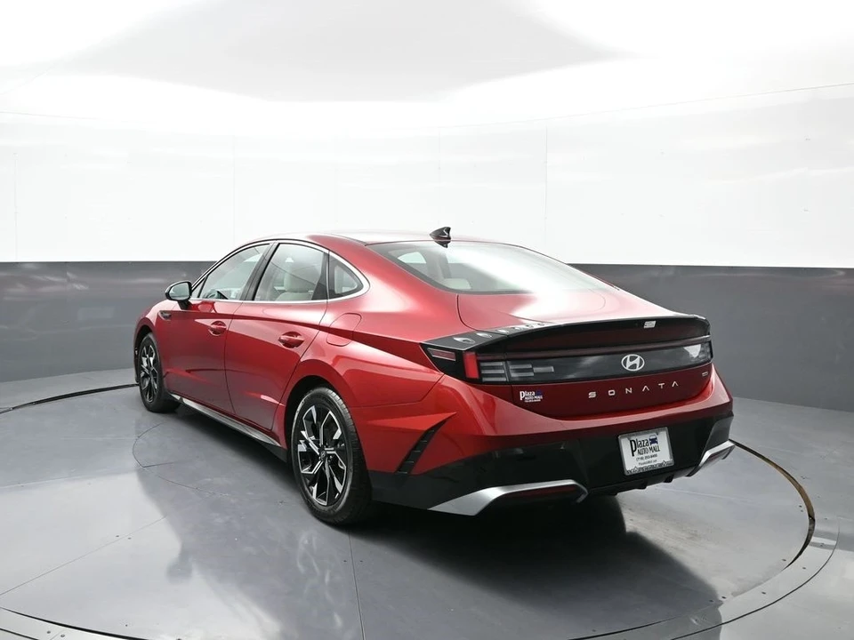 2025 Hyundai Sonata - Image 8 of 21