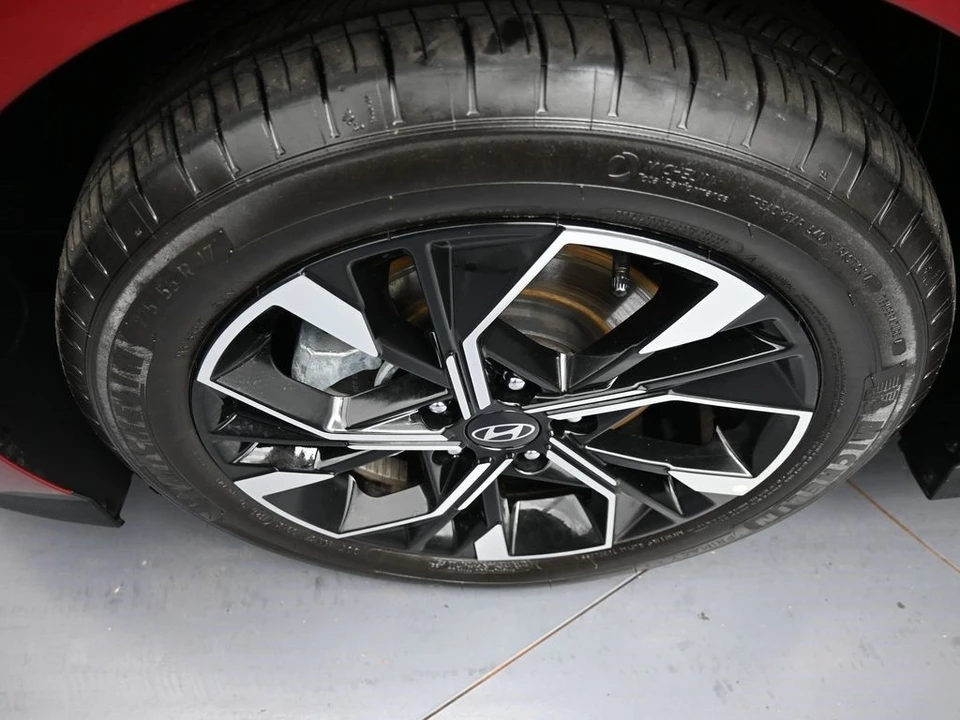 2025 Hyundai Sonata - Image 14 of 21