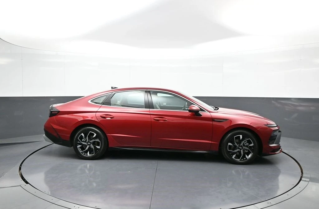 2025 Hyundai Sonata - Image 5 of 21