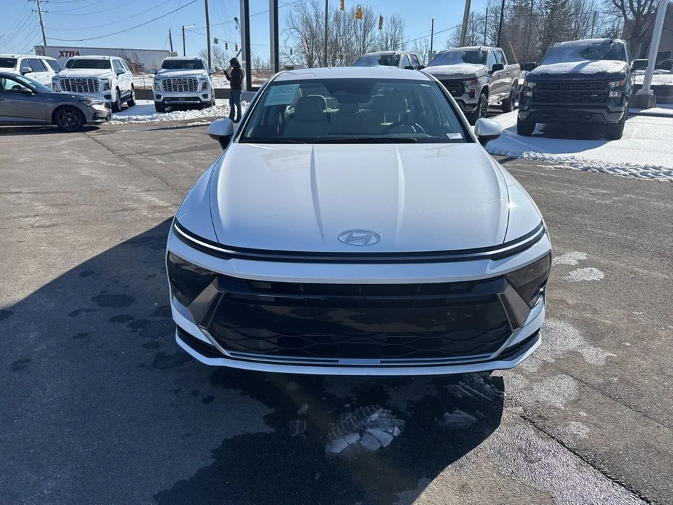 2025 Hyundai Sonata - Image 8 of 21