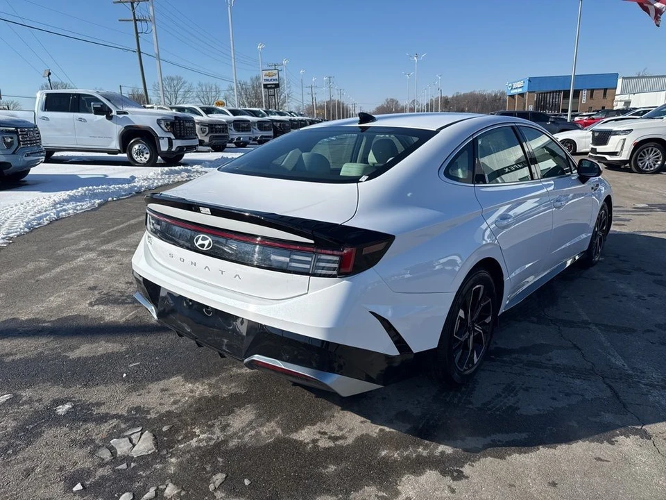 2025 Hyundai Sonata - Image 5 of 21