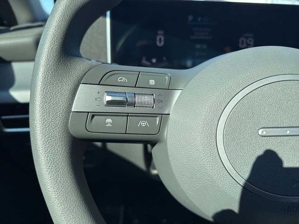 2025 Hyundai Sonata - Image 15 of 21