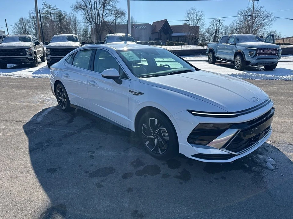 2025 Hyundai Sonata - Image 7 of 21