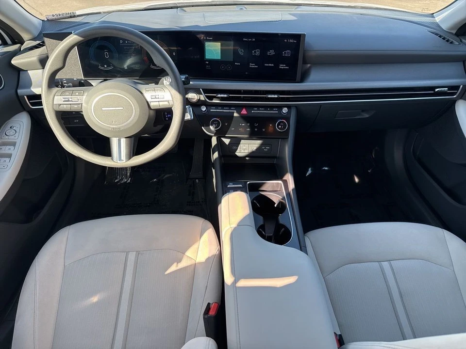 2025 Hyundai Sonata - Image 13 of 21