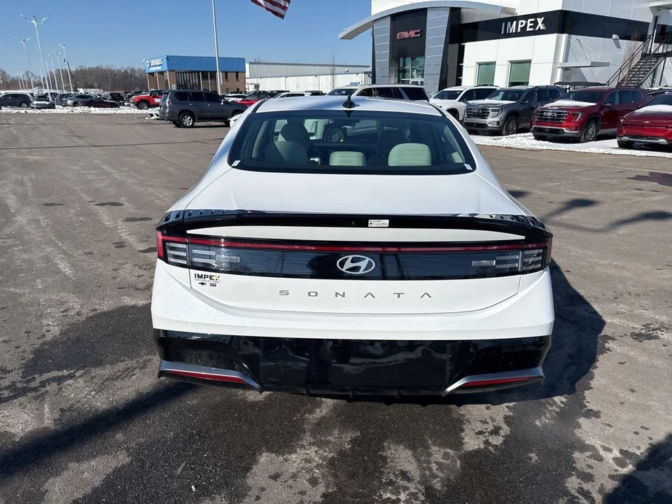 2025 Hyundai Sonata - Image 4 of 12