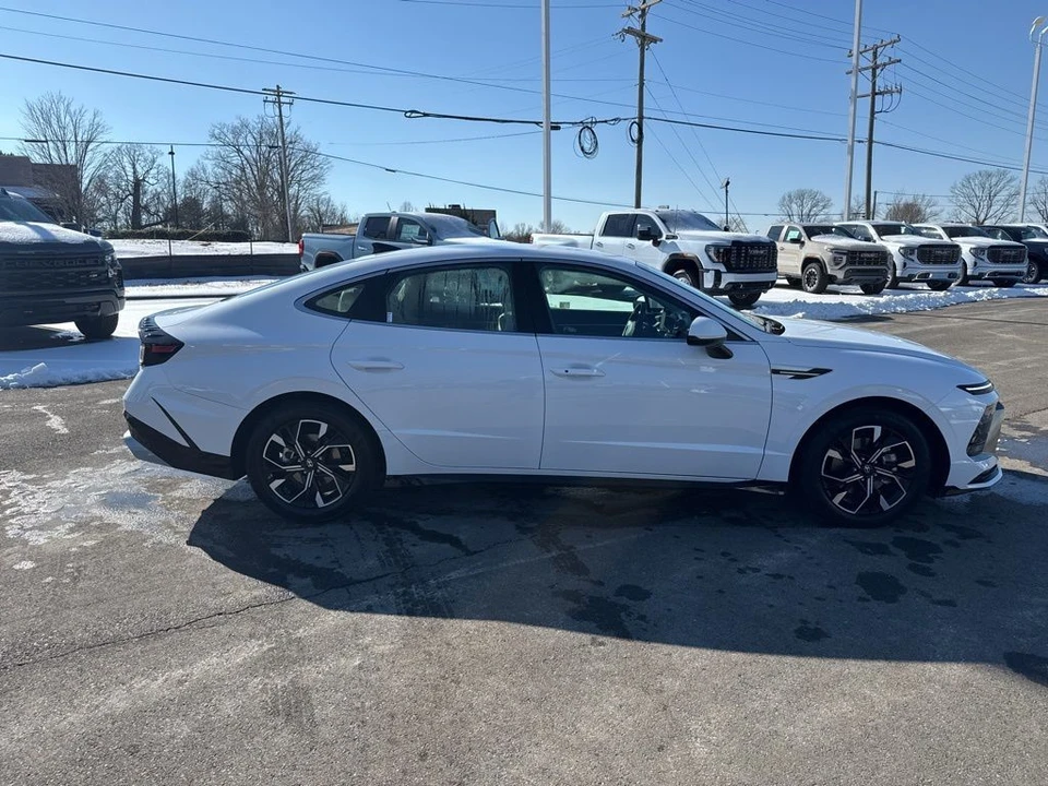 2025 Hyundai Sonata - Image 6 of 21