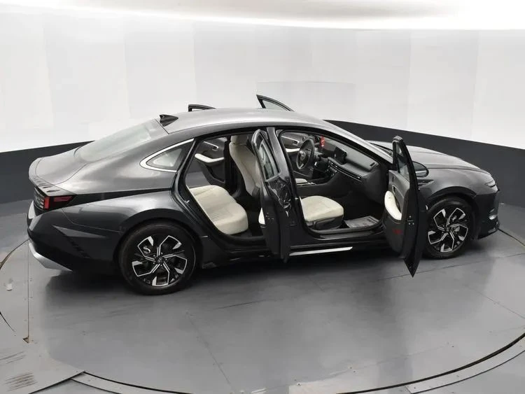 2025 Hyundai Sonata - Image 6 of 12