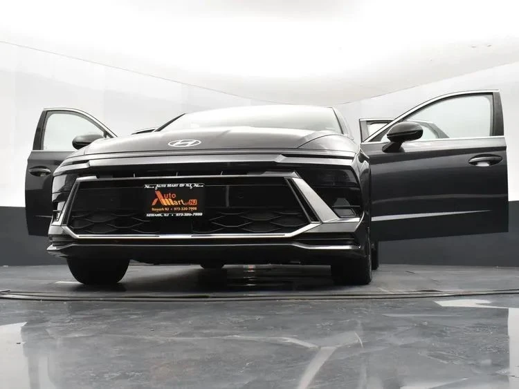 2025 Hyundai Sonata - Image 11 of 12