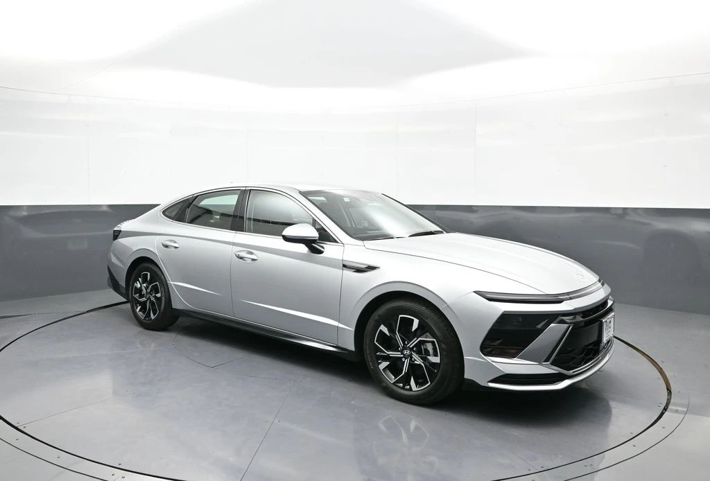 2025 Hyundai Sonata - Image 4 of 12