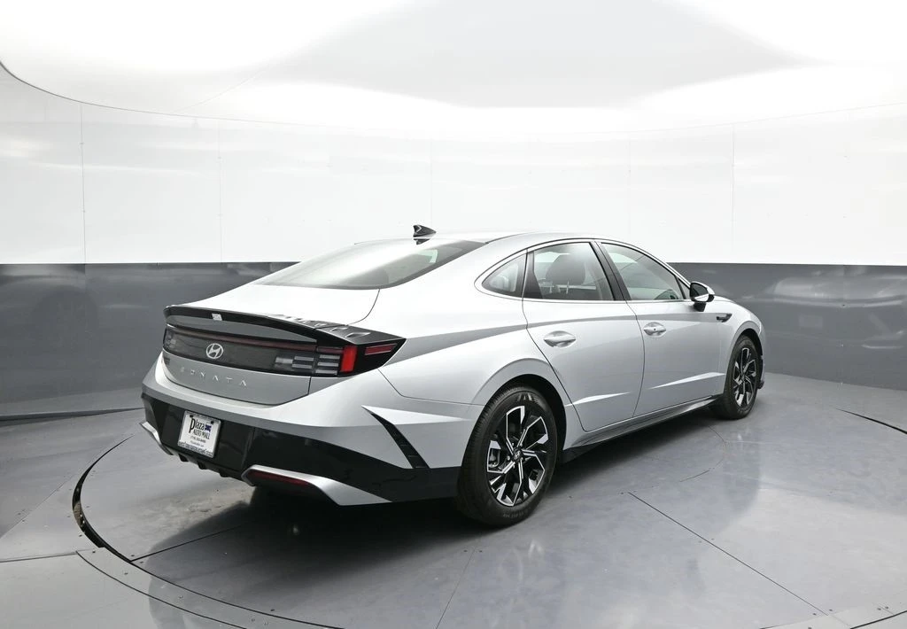 2025 Hyundai Sonata - Image 6 of 12