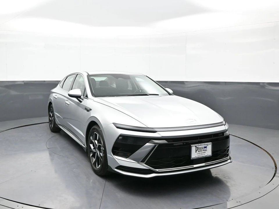 2025 Hyundai Sonata - Image 3 of 12