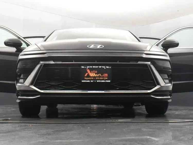 2025 Hyundai Sonata - Image 11 of 12