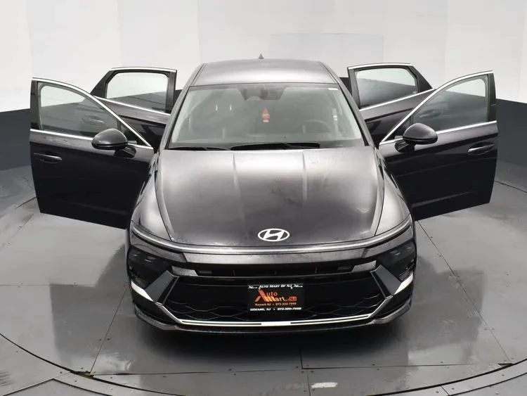 2025 Hyundai Sonata - Image 10 of 12