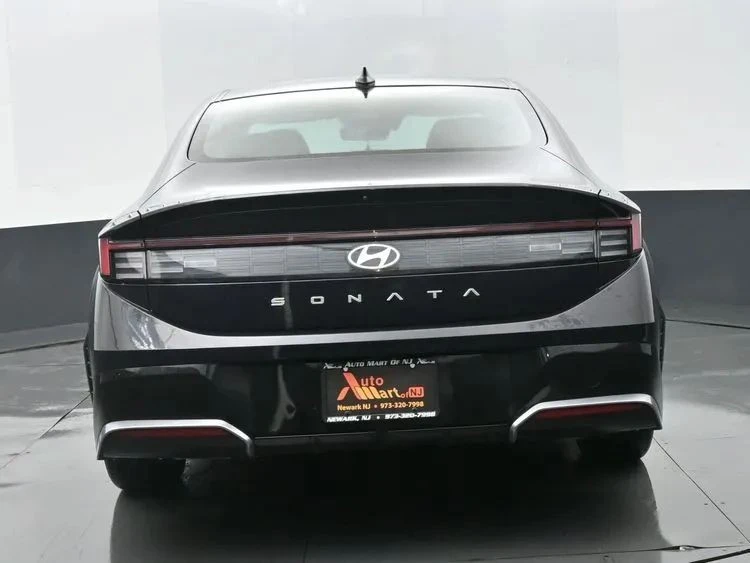 2025 Hyundai Sonata - Image 8 of 12