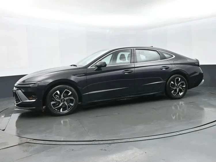 2025 Hyundai Sonata - Image 5 of 12