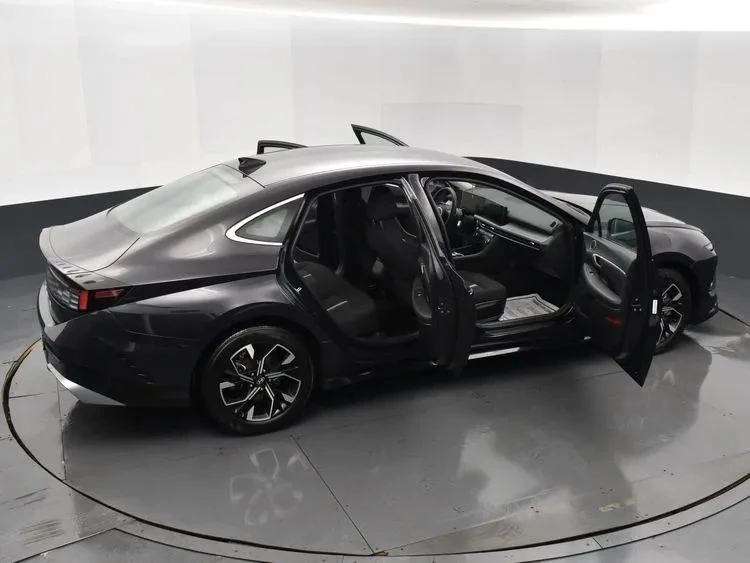 2025 Hyundai Sonata - Image 6 of 12