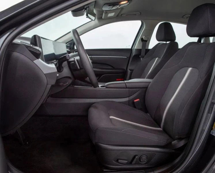 2025 Hyundai Sonata - Image 7 of 12