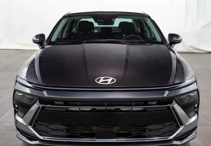 2025 Hyundai Sonata - Image 2 of 12