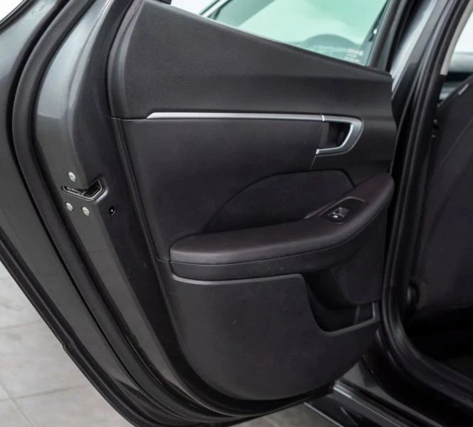 2025 Hyundai Sonata - Image 8 of 12