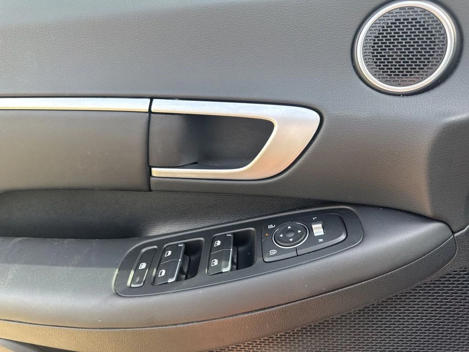 2025 Hyundai Sonata - Image 14 of 16