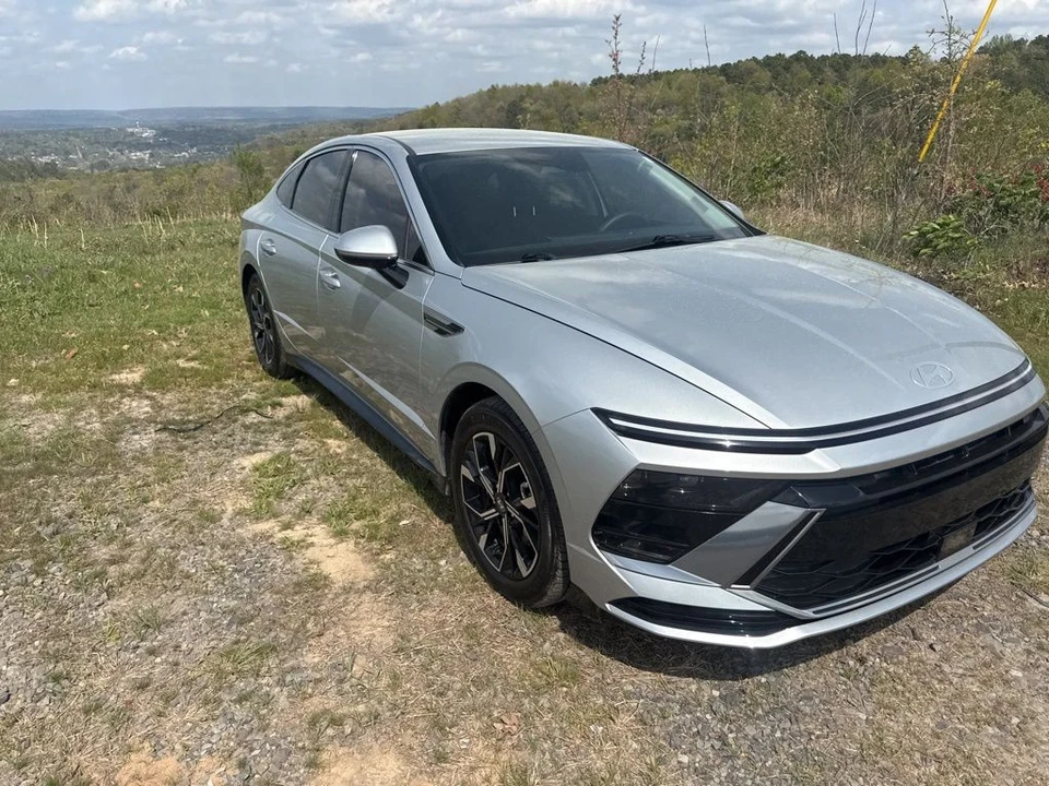 2025 Hyundai Sonata - Image 3 of 16