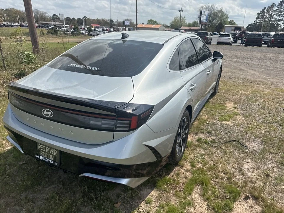 2025 Hyundai Sonata - Image 5 of 16
